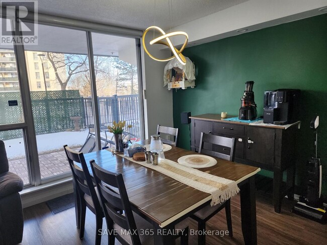 Building Photo - 120 Dundalk Dr