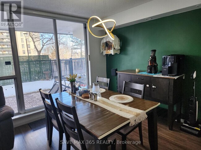 Photo du bâtiment - 120 Dundalk Dr