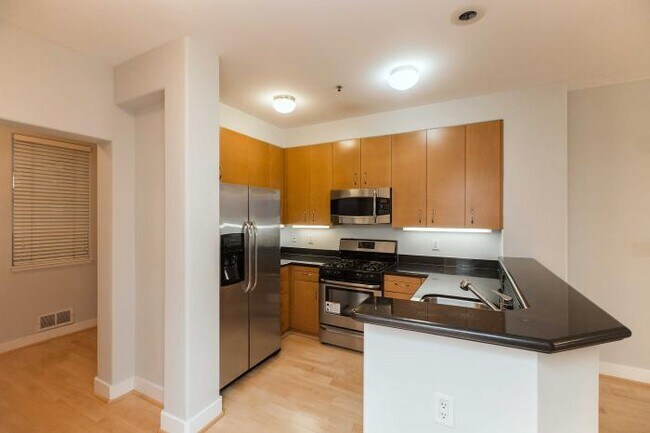 Building Photo - 2 bedroom in San Francisco CA 94109