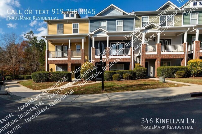 Building Photo - Spacious 4-Bedroom, 2.5-Bathroom Townhouse...