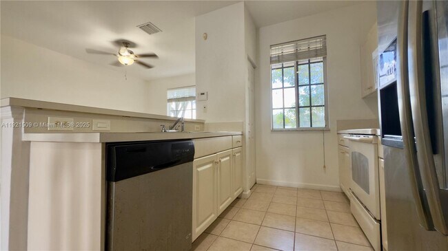 Foto del edificio - 1109 Lucaya Dr