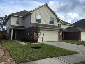 Building Photo - 18842 Venito Dr