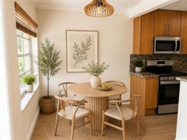 Foto del edificio - 1125 NE 16th Pl