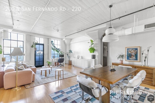 Foto del edificio - Stylish Lincoln Heights Loft | Private Bal...