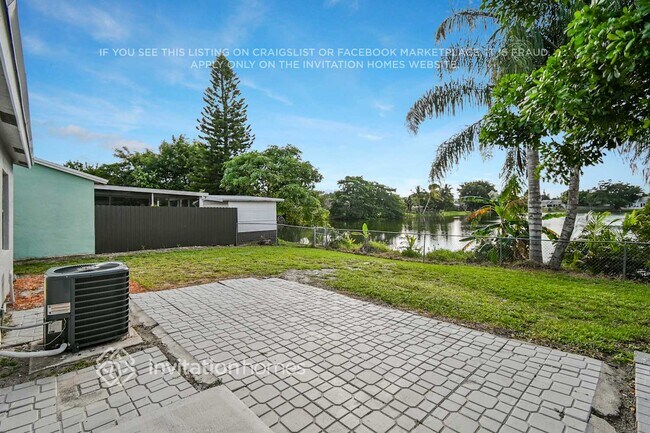 Building Photo - 5796 Aurora Ct