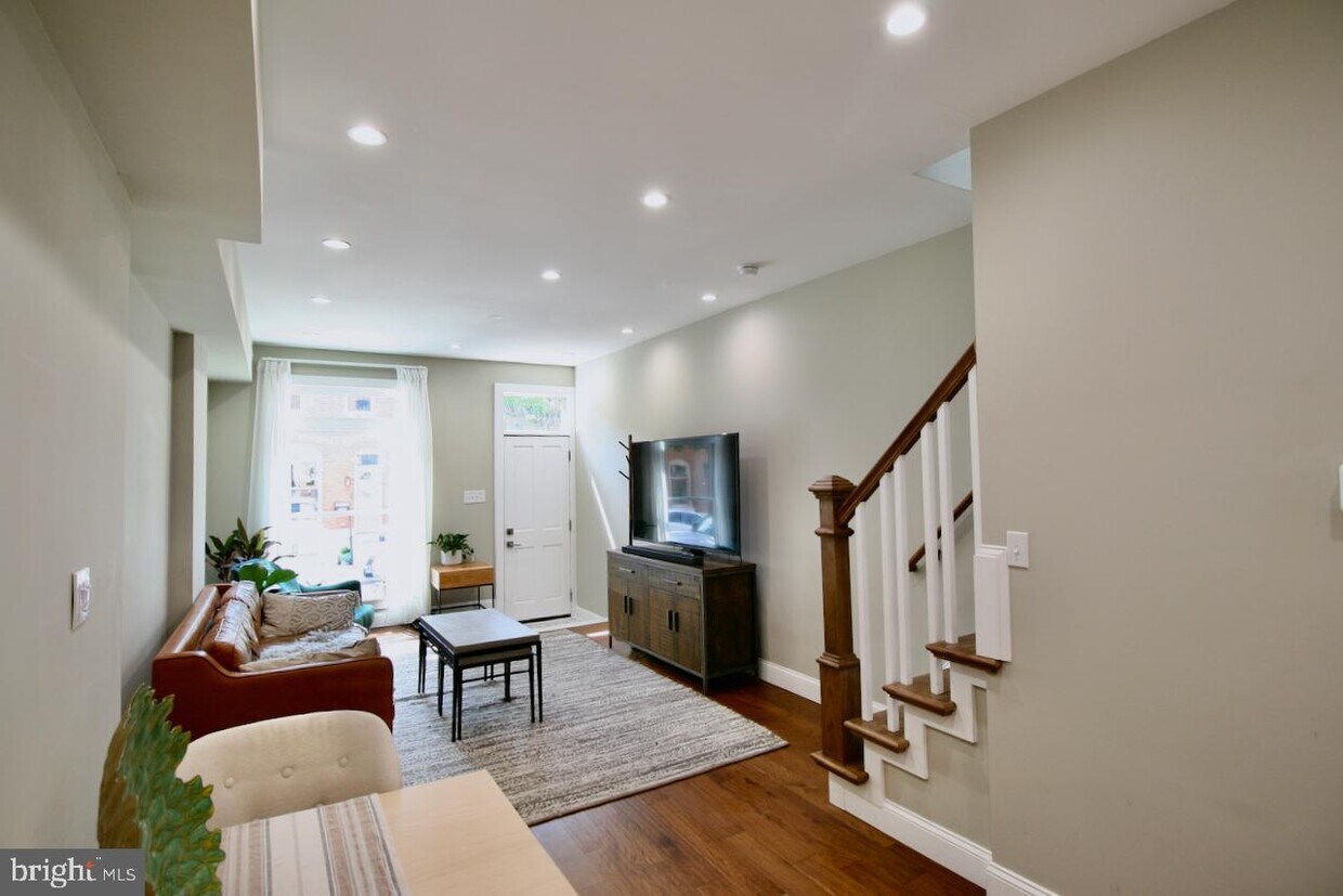 337 S Robinson St, Baltimore, MD 21224 Townhome Rentals in Baltimore