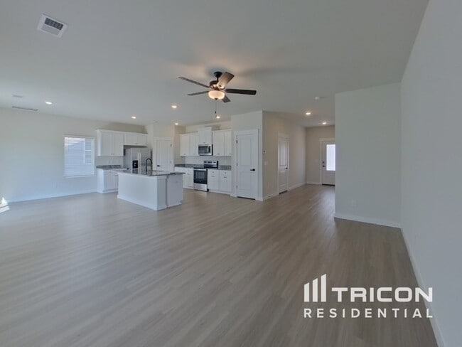 Building Photo - 1212 Crested Iris St