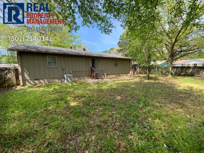 Foto del edificio - 4013 Wooddale Dr