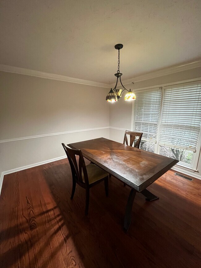 Building Photo - 5042 Rosemeade Ct