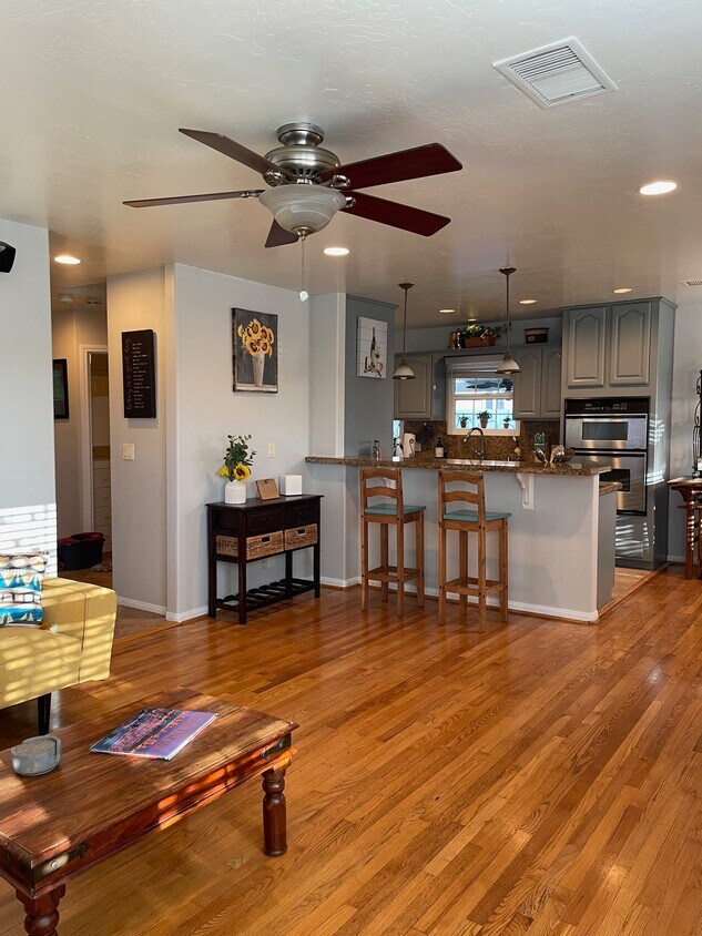 Foto principal - 565 Del Mar Ave