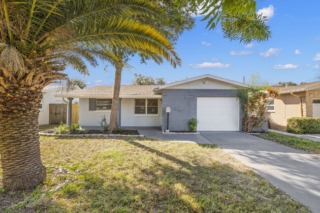 Photo - "Charming 3-Bed, 2-Bath Gem in St. Petersburg – 1200 Sq Ft of Cozy Living!" Apartment