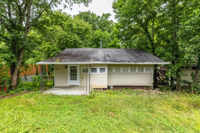 Building Photo - 126 Wellington Cir