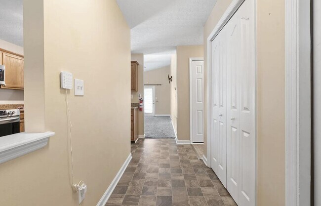 Foto del edificio - 141 Clover Valley Dr