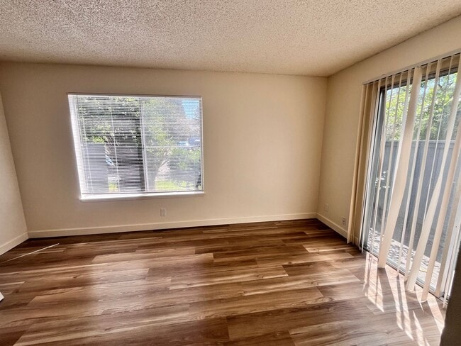 Building Photo - 2035 Mount Olive Dr