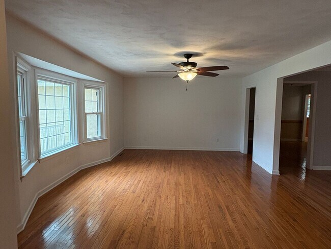 Foto del edificio - 1849 Oyster Bay Ln