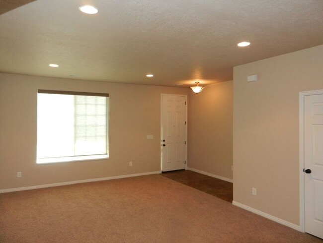 Foto del edificio - 1057 Cambria Drive