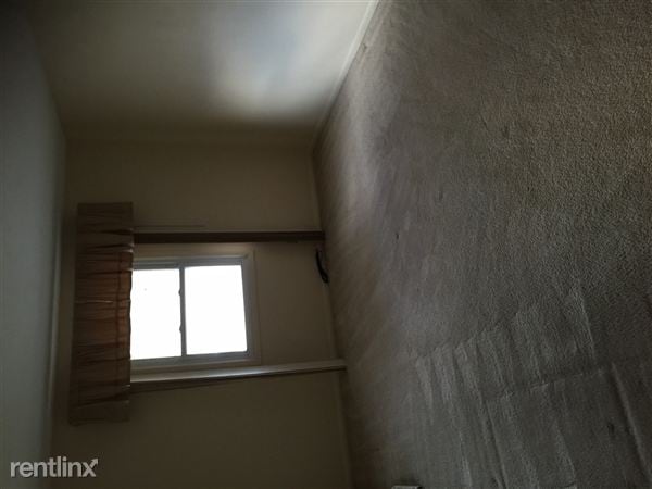 Building Photo - 5850 Bear Creek Dr