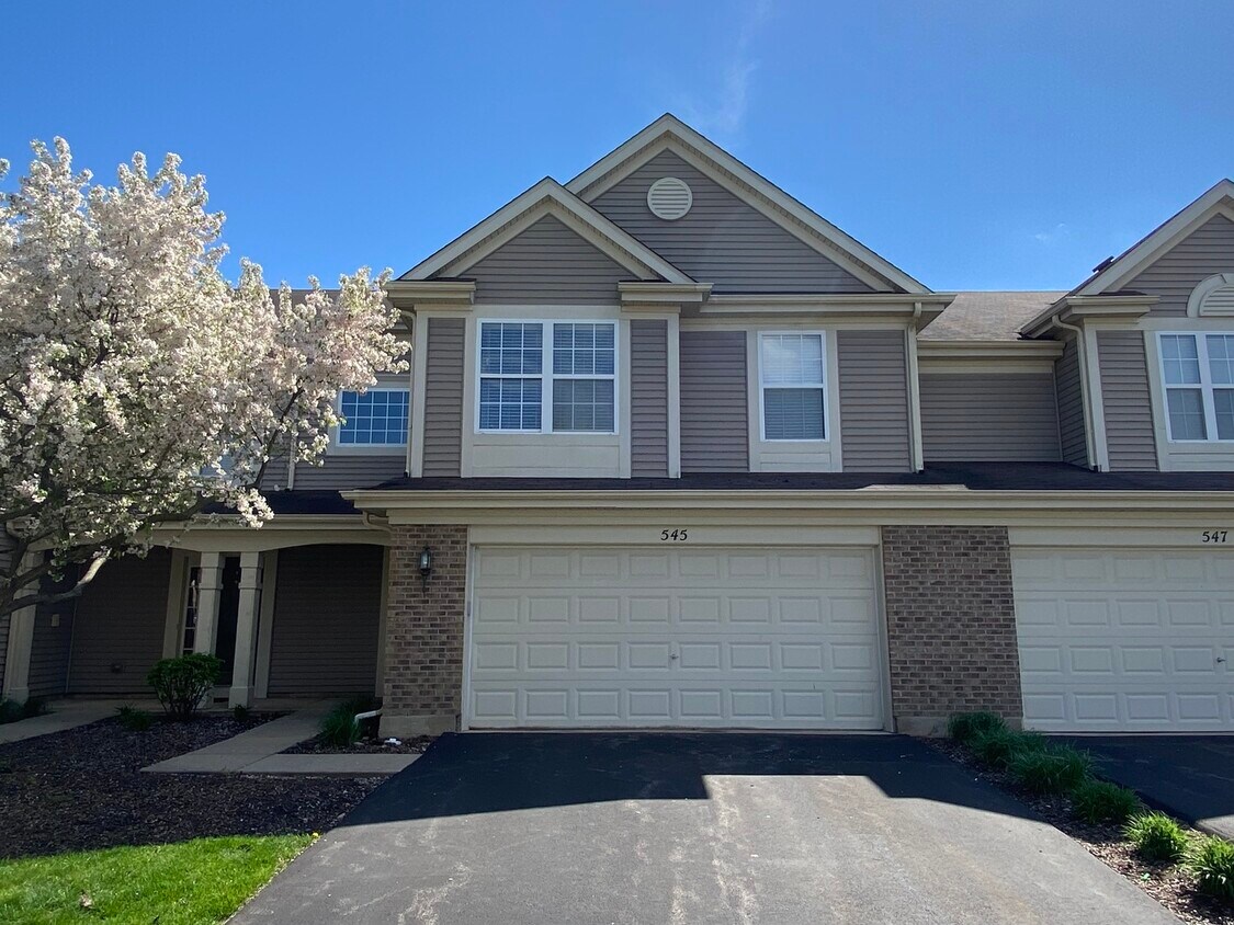 545 Yorkshire Ln, Pingree Grove, IL 60140 Townhome Rentals in Pingree