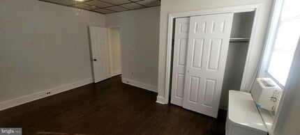 Building Photo - 2243 S Lambert St