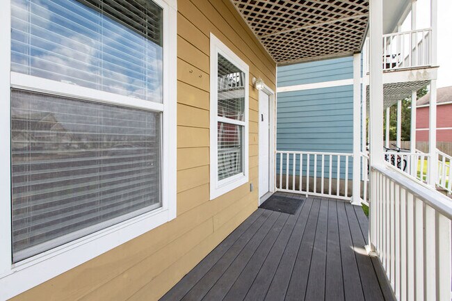 Building Photo - 2508 Gladiolus St