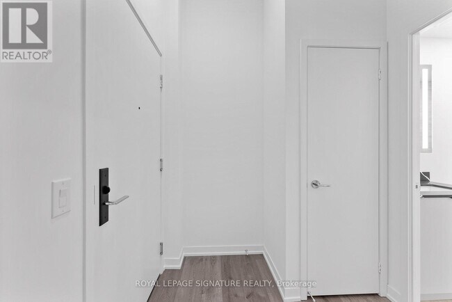 Photo du bâtiment - 1182 King St W