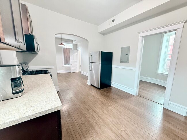 Foto del edificio - 2104 S Washtenaw Ave.