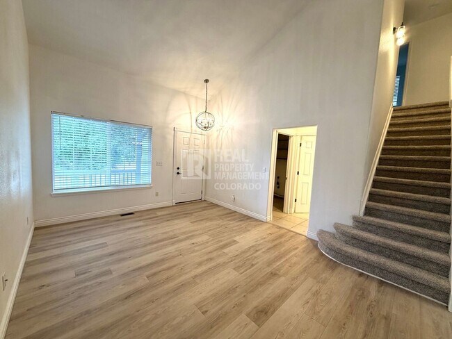 Building Photo - 4575 E Hunterwood Dr