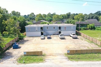 Building Photo - 640 E Pipkin St