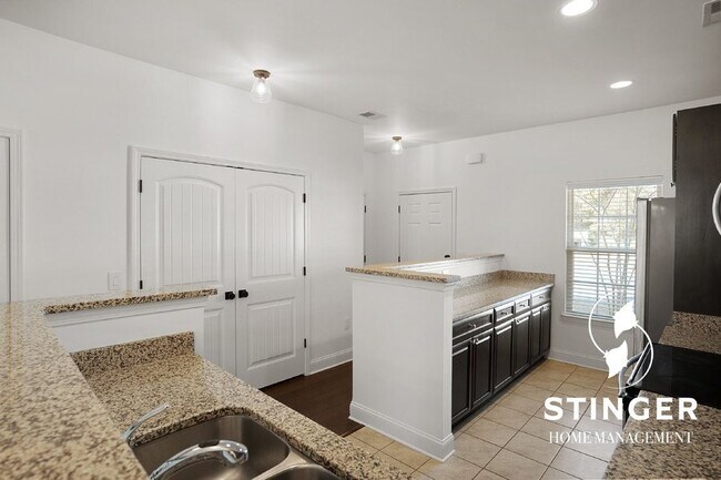 Foto del edificio - 362 Dante Cir