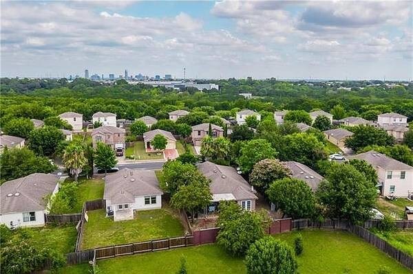 Foto principal - 5306 Apple Orchard Ln
