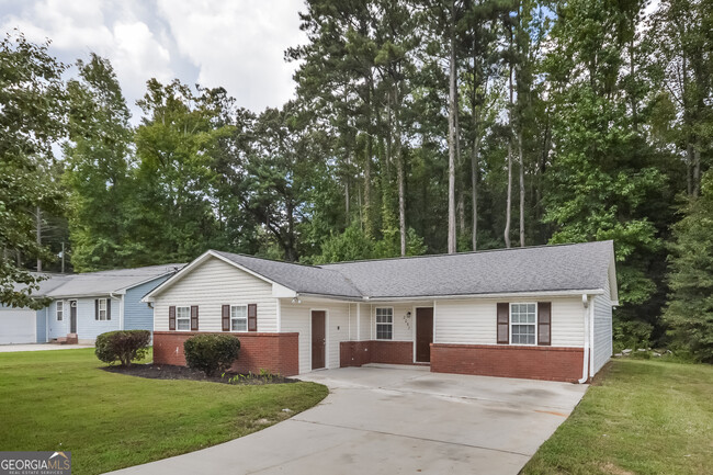 Building Photo - 2057 Faith Cove