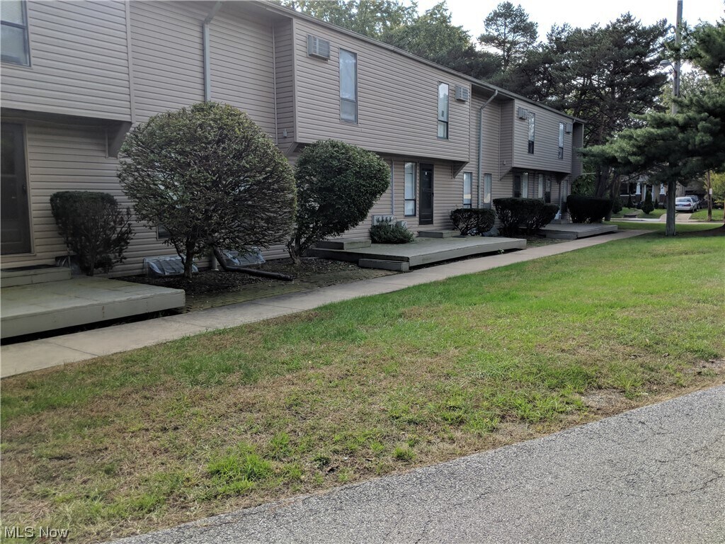 595 Dayton St Unit 3, Akron, OH 44310 Room for Rent in Akron, OH