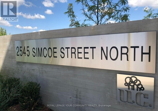 Photo du bâtiment - 2545-2545 Simcoe St N