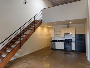 Building Photo - 1018 4th Ave