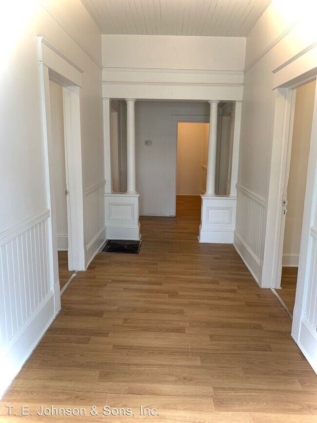 Foto del edificio - 5 br, 2 bath House - 323 E. 16th St