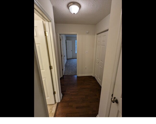 Foto del edificio - 198 Leslie Ln