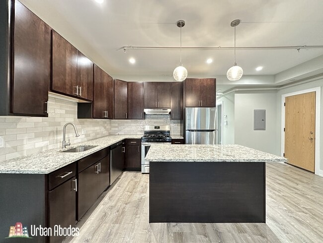 Foto del edificio - 1124 Maple Ave