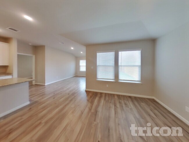 Foto del edificio - 5807 Noah Pl