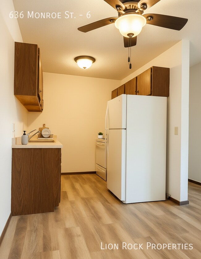 Foto del edificio - 636 Monroe St