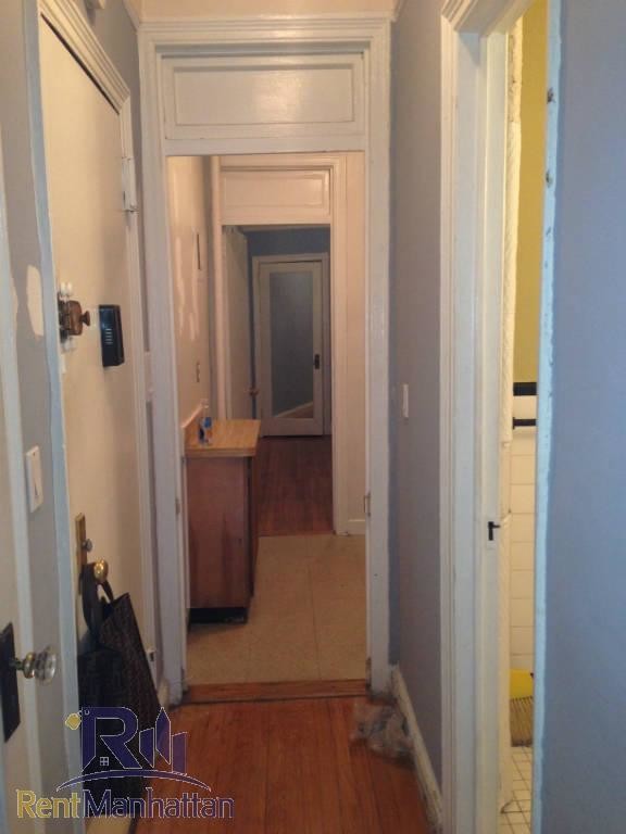 Building Photo - 213 E 89th St