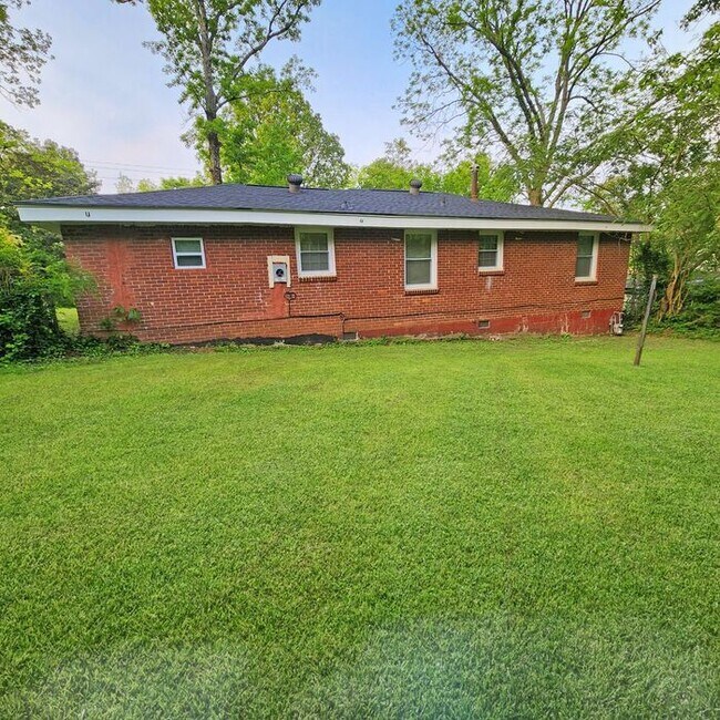 Foto del edificio - 1112 Valley View Rd SE