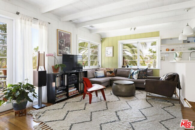 Foto del edificio - 1538 Parmer Ave