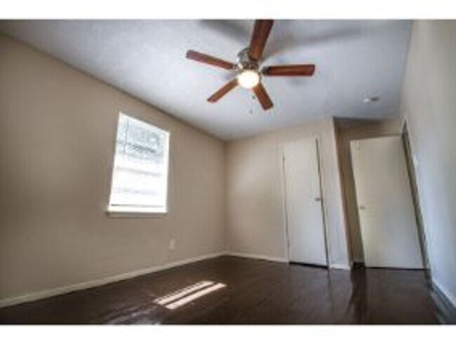 Building Photo - Discover Your New Home in the Heart of San Antonio's East Side