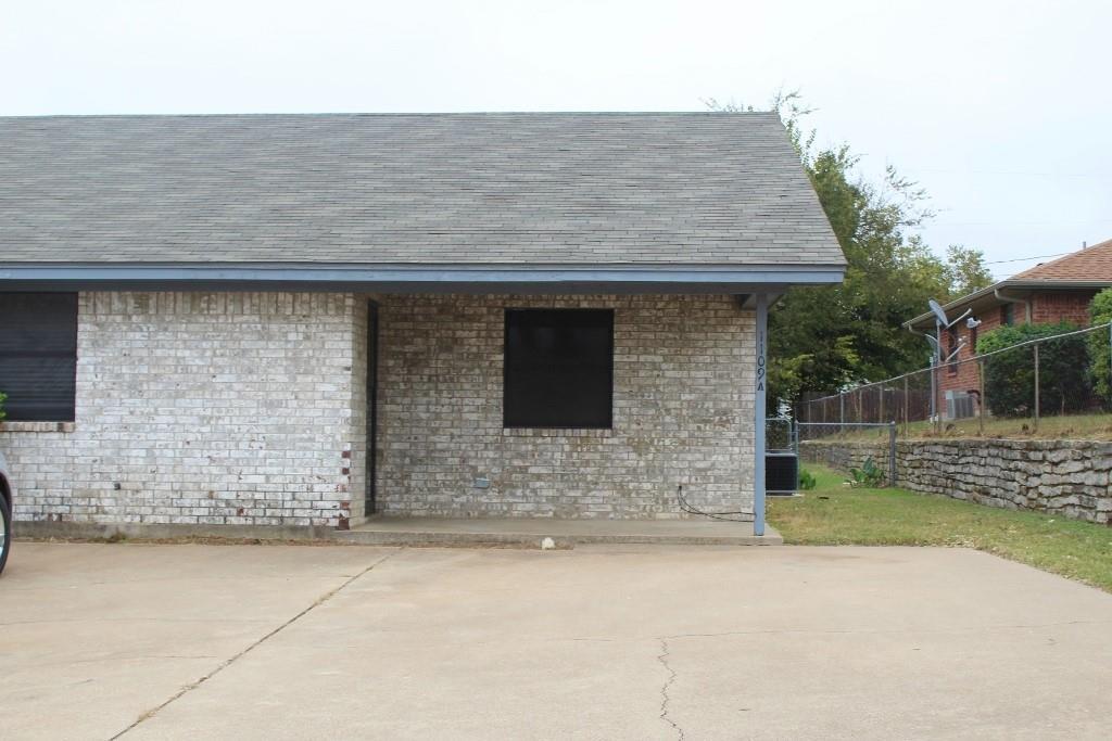 1109 Curtis Dr, Weatherford, TX 76086 Townhouse for Rent in