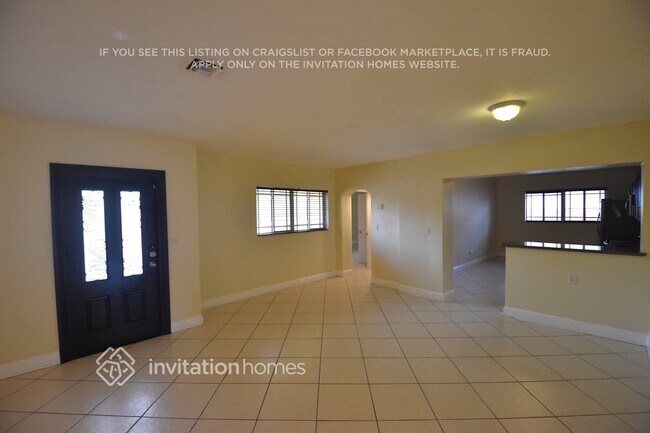 Foto del edificio - 623 W 63rd Dr