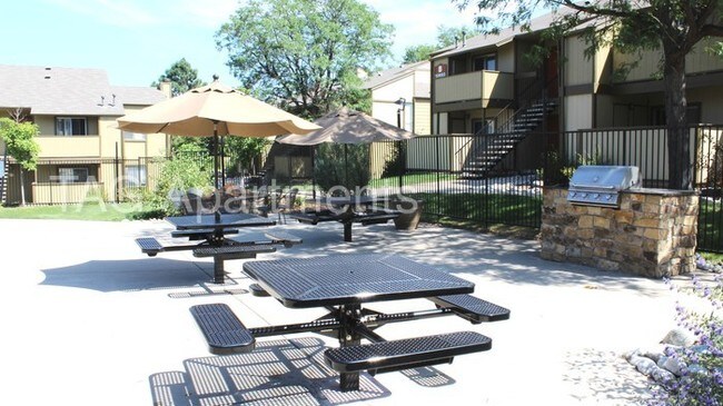 Building Photo - 1 BR cable & Internet INCLUDED!