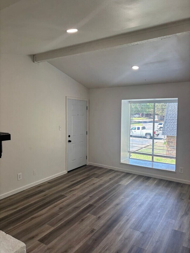 Foto del edificio - Charming 1BR Condo in Tulsa