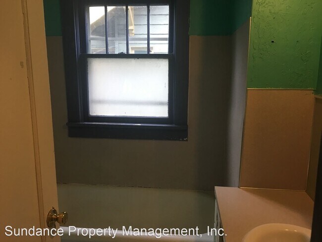 Building Photo - 1625 SE Cesar E Chavez Blvd