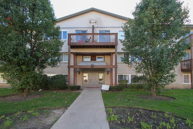 Foto del edificio - 655 Deepwoods Dr