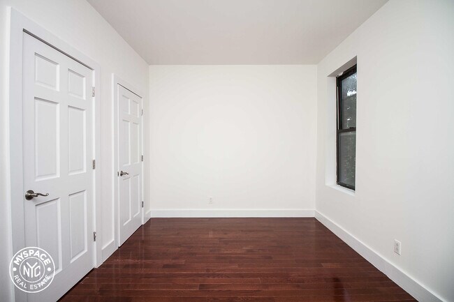 Building Photo - 216 Macon St